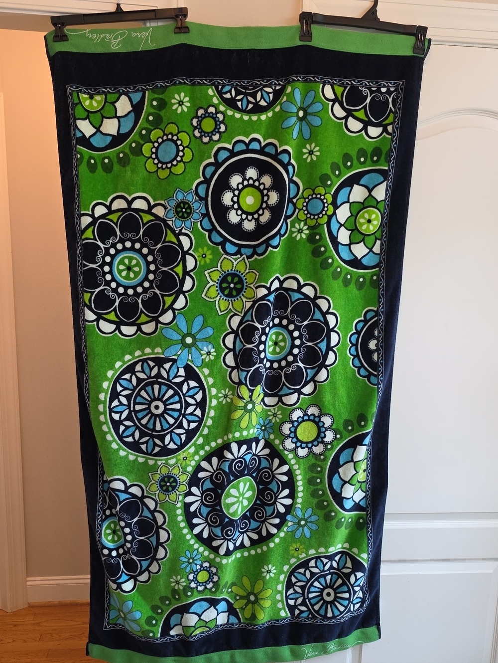 Vera Bradley NWOT Retired Cupcakes Green Beach Towel